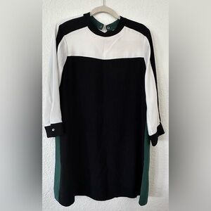 BCBG Women’s lightweight chic dress with pockets black/white/green size M